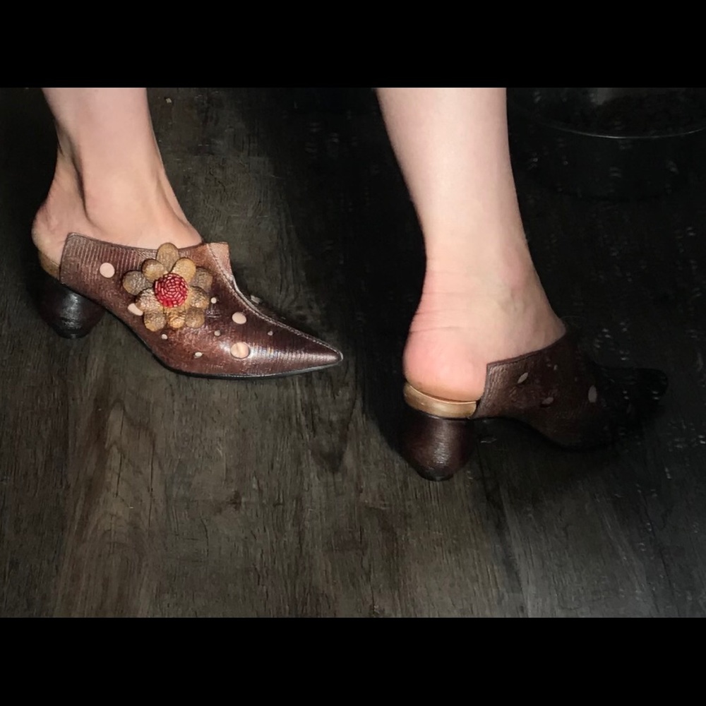 Beautiful Handmade leather clogs - Picture 10 of 15